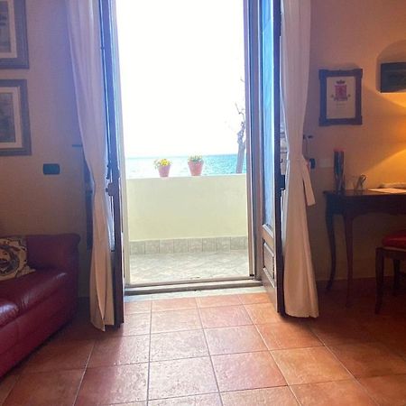 Nice Sicily Little Family Home 阿奇雷亚莱 外观 照片